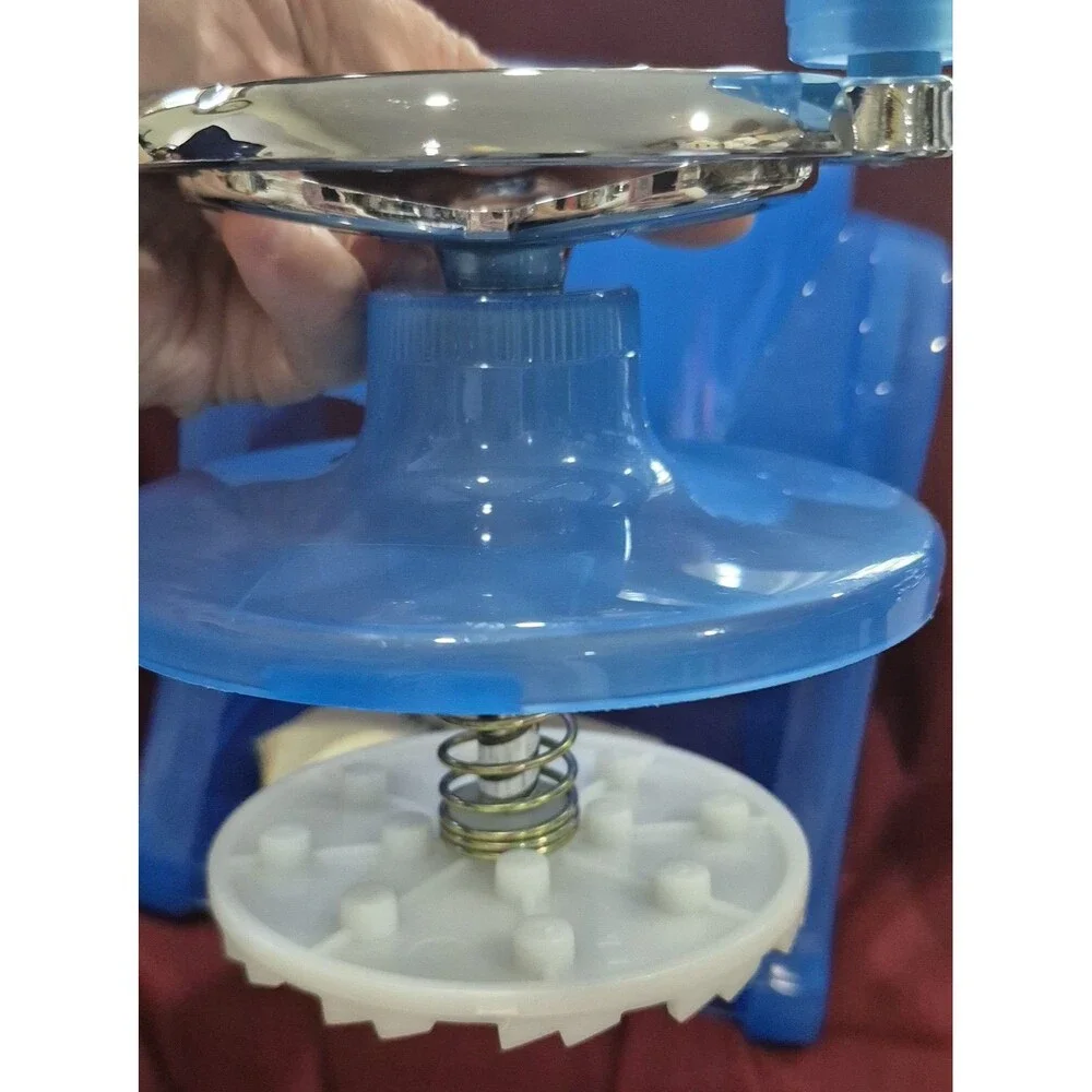 Pampered Chef Ice Shaver Manual Shaved Ice Maker Blue Model 2945 Box Never Used